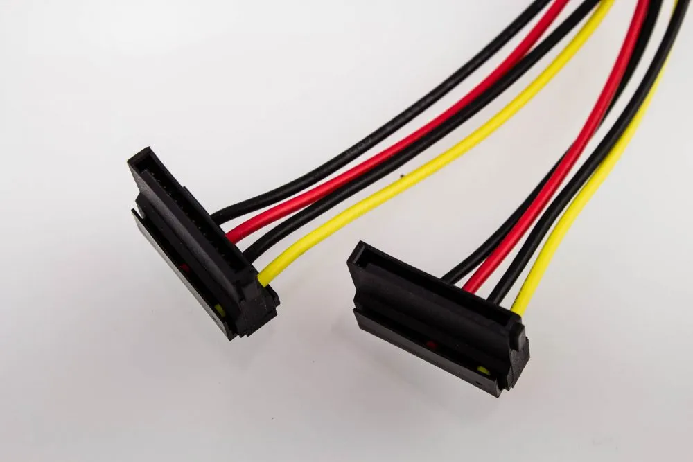 CABLE ALIMENTACIÓN SATA 6 PINES - DOBLE